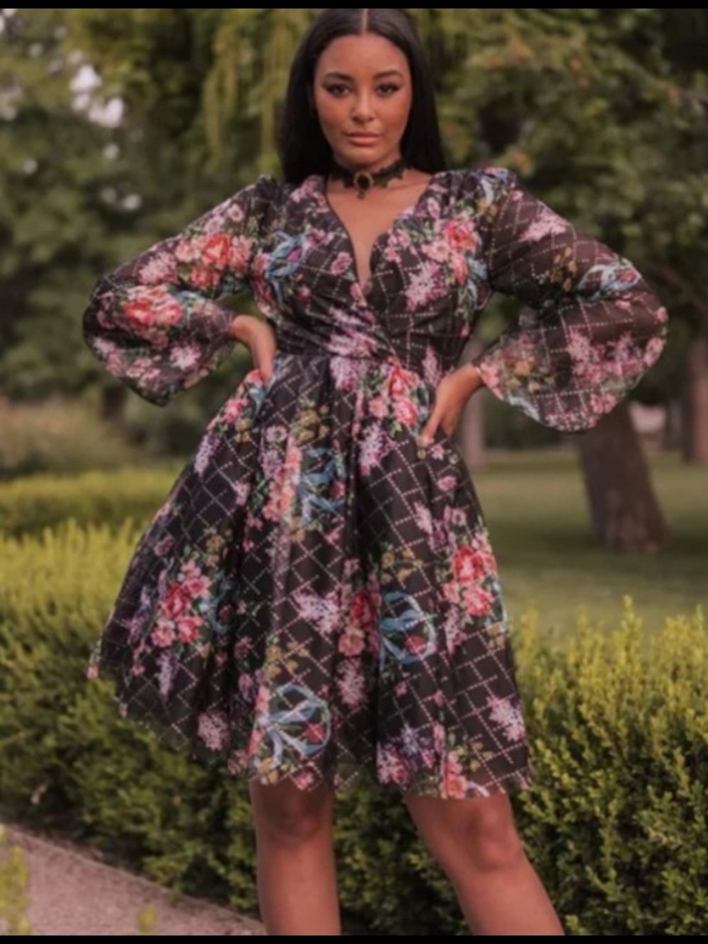 New Jessakae Floral Black A-Line V-Neck Dress L